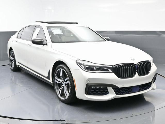 Photo of 2016 Mineral White Metallic BMW 750