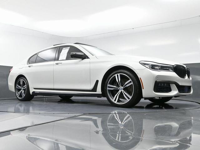 Photo of 2016 Mineral White Metallic BMW 750