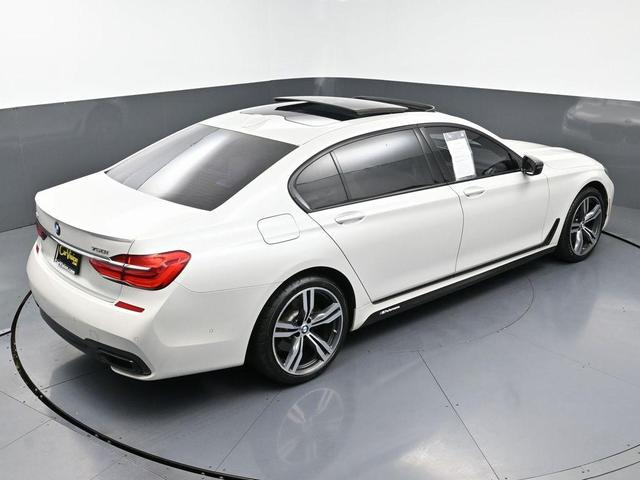 Photo of 2016 Mineral White Metallic BMW 750