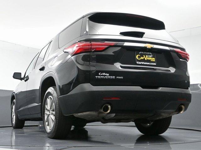 Photo of 2022 Mosaic Black Metallic Chevrolet Traverse