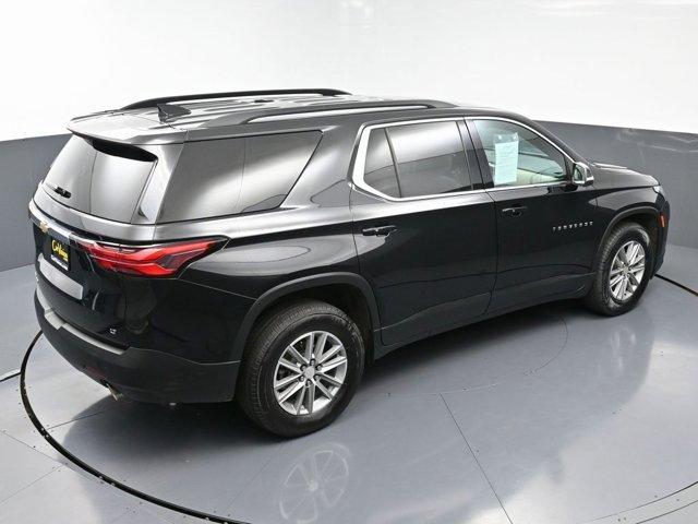 Photo of 2022 Mosaic Black Metallic Chevrolet Traverse