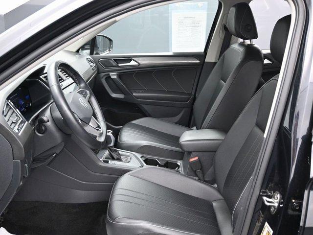 Photo of 2024 Deep Black Pearl Effect Volkswagen Tiguan