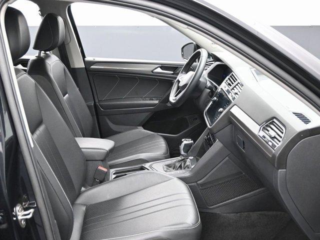 Photo of 2024 Deep Black Pearl Effect Volkswagen Tiguan