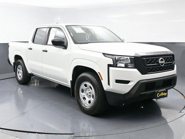 Photo of 2022 Glacier White Nissan Frontier