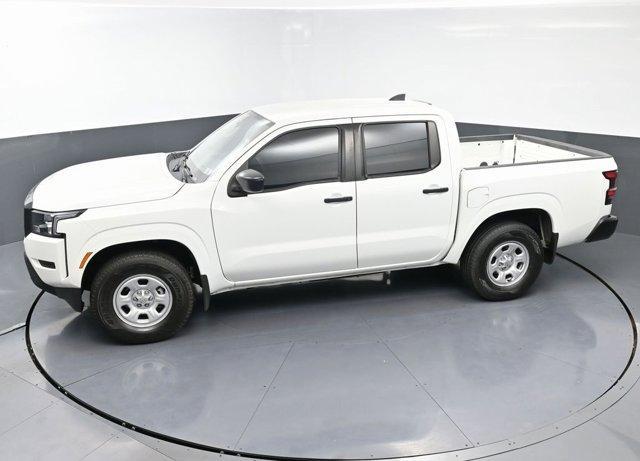 Photo of 2022 Glacier White Nissan Frontier