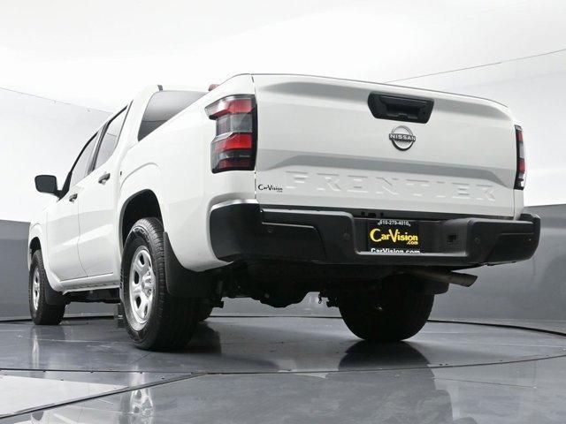Photo of 2022 Glacier White Nissan Frontier