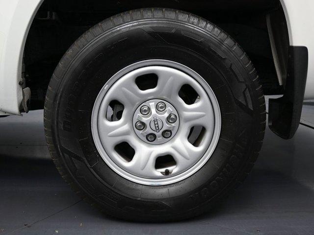 Photo of 2022 Glacier White Nissan Frontier