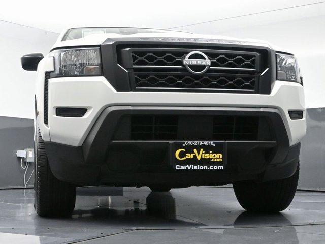 Photo of 2022 Glacier White Nissan Frontier