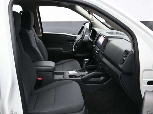 Photo of 2022 Glacier White Nissan Frontier