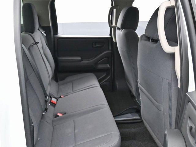 Photo of 2022 Glacier White Nissan Frontier