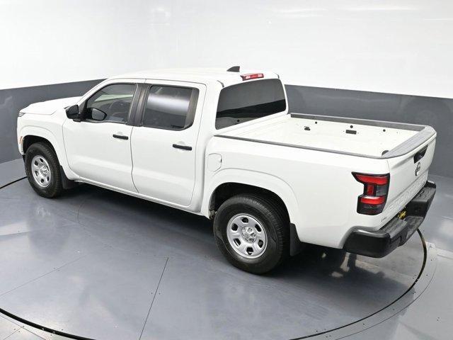 Photo of 2022 Glacier White Nissan Frontier