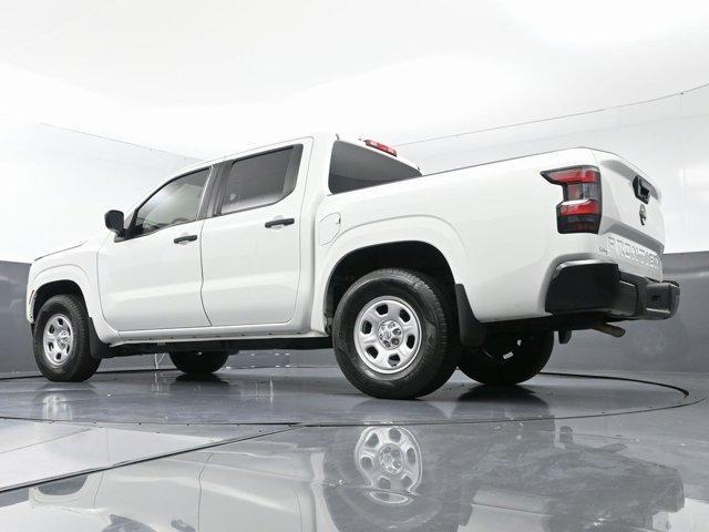 Photo of 2022 Glacier White Nissan Frontier