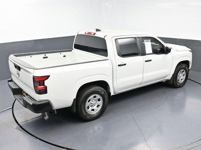 Photo of 2022 Glacier White Nissan Frontier