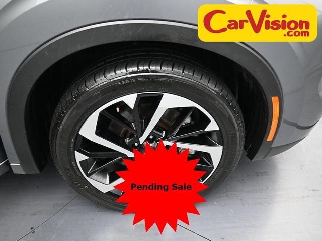 Photo of 2023 Alloy Silver Metallic Mitsubishi Outlander PHEV