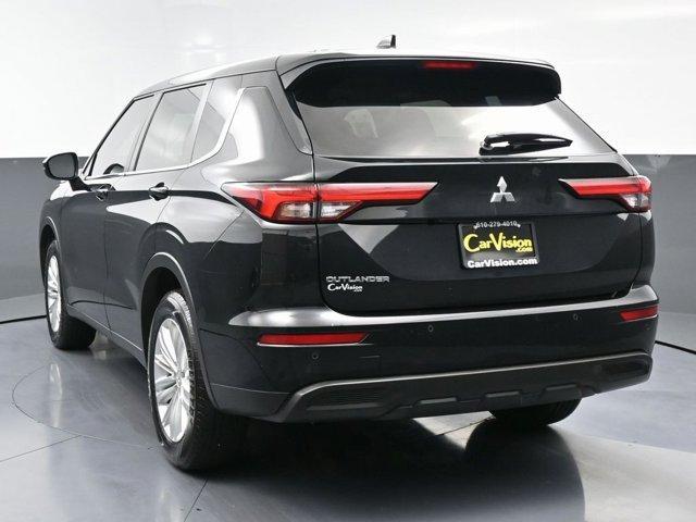Photo of 2024 Black Mitsubishi Outlander
