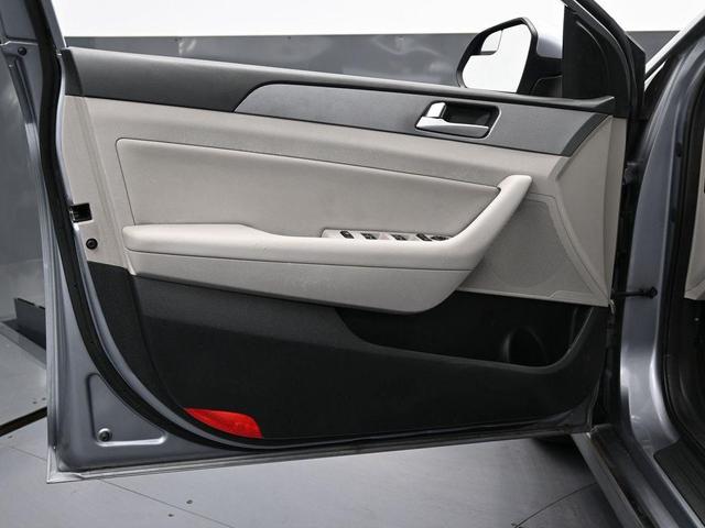 Photo of 2016 Pewter Gray Metallic Hyundai SONATA Hybrid