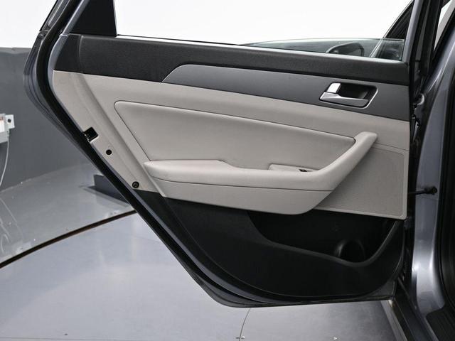 Photo of 2016 Pewter Gray Metallic Hyundai SONATA Hybrid