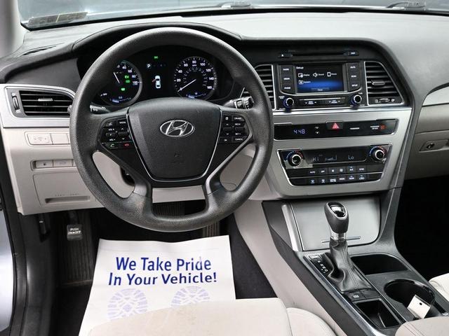 Photo of 2016 Pewter Gray Metallic Hyundai SONATA Hybrid