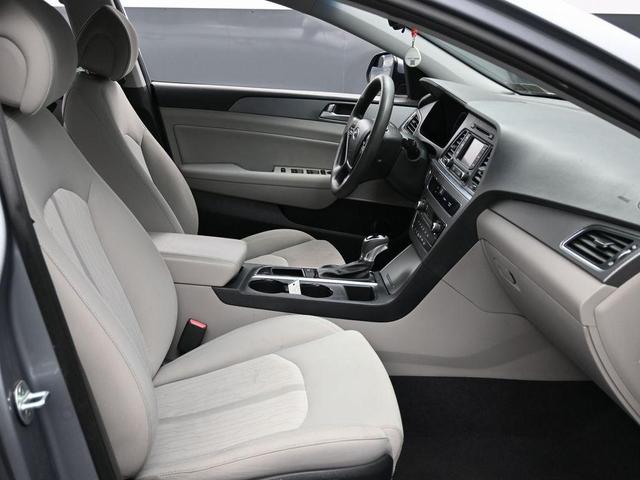 Photo of 2016 Pewter Gray Metallic Hyundai SONATA Hybrid
