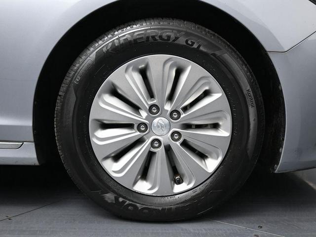 Photo of 2016 Pewter Gray Metallic Hyundai SONATA Hybrid