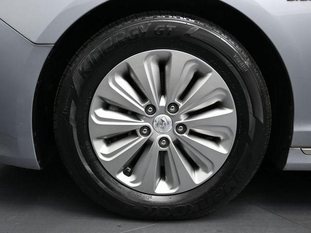 Photo of 2016 Pewter Gray Metallic Hyundai SONATA Hybrid