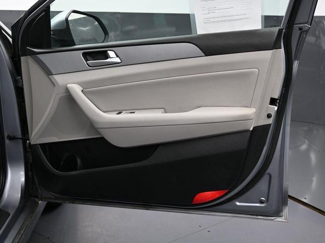 Photo of 2016 Pewter Gray Metallic Hyundai SONATA Hybrid
