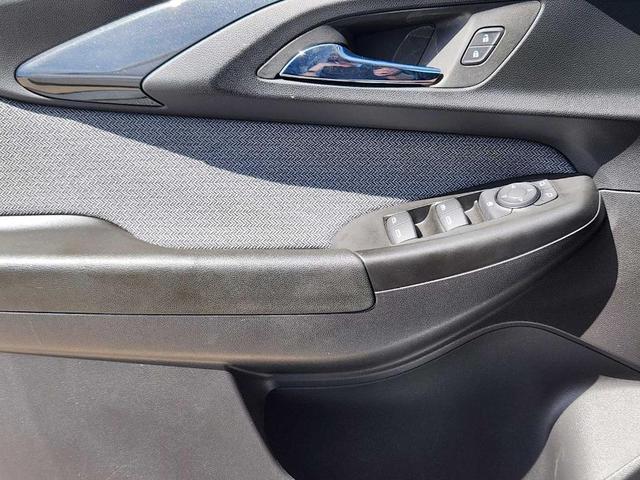 Photo of 2023 Summit White Chevrolet Trailblazer