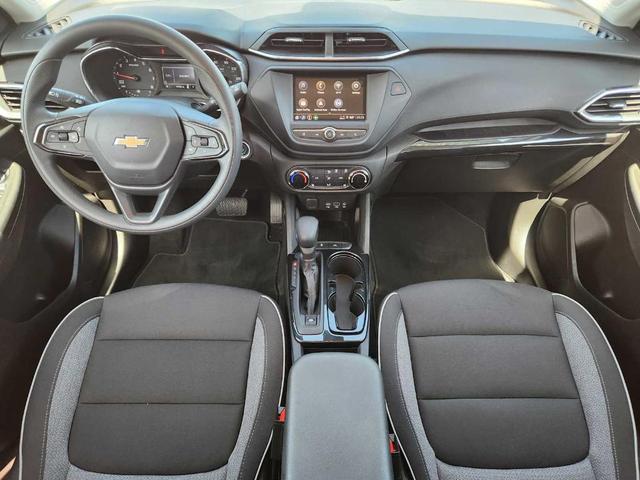 Photo of 2023 Summit White Chevrolet Trailblazer