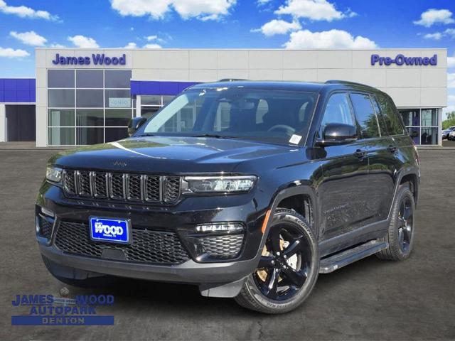 Photo of 2023 Diamond Black Jeep Grand Cherokee