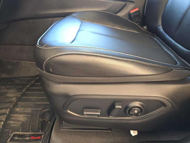 Photo of 2023 Diamond Black Jeep Grand Cherokee
