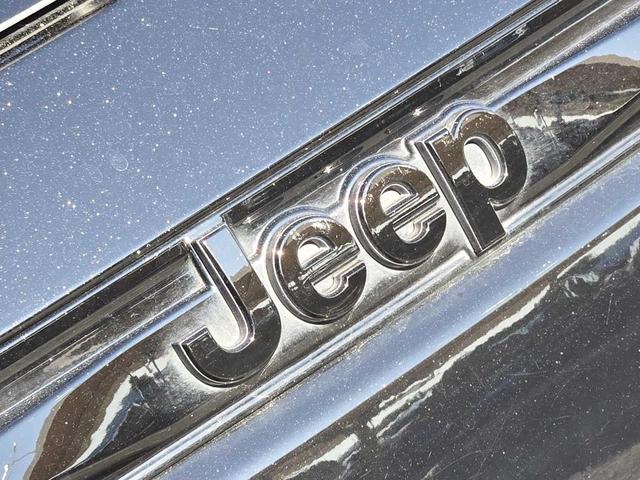 Photo of 2023 Diamond Black Jeep Grand Cherokee