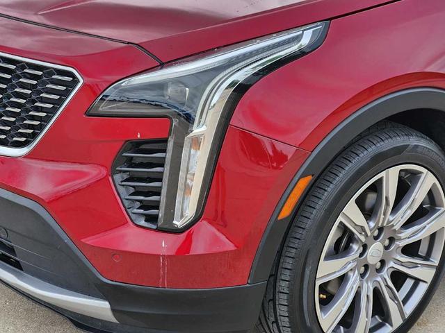 Photo of 2019 Red Horizon Tintcoat Cadillac XT4