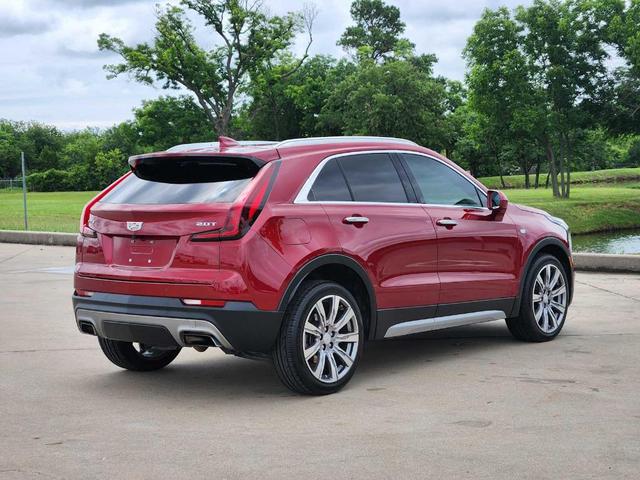 Photo of 2019 Red Horizon Tintcoat Cadillac XT4