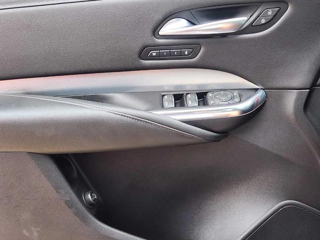 Photo of 2019 Red Horizon Tintcoat Cadillac XT4