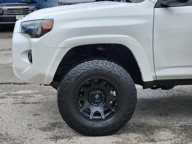 Photo of 2020 Super White Toyota 4Runner