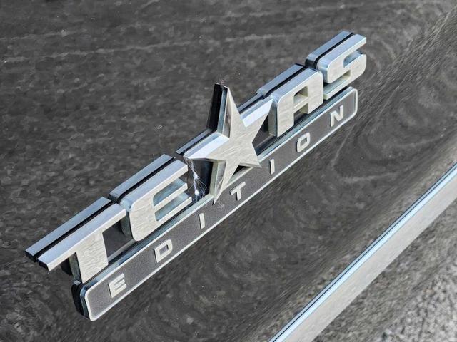 Photo of 2016 Black Chevrolet Silverado 1500