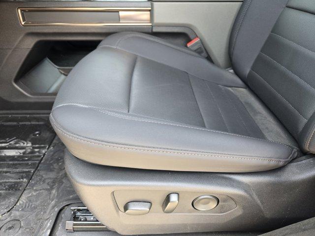 Photo of 2025 Black GMC HUMMER EV Pickup