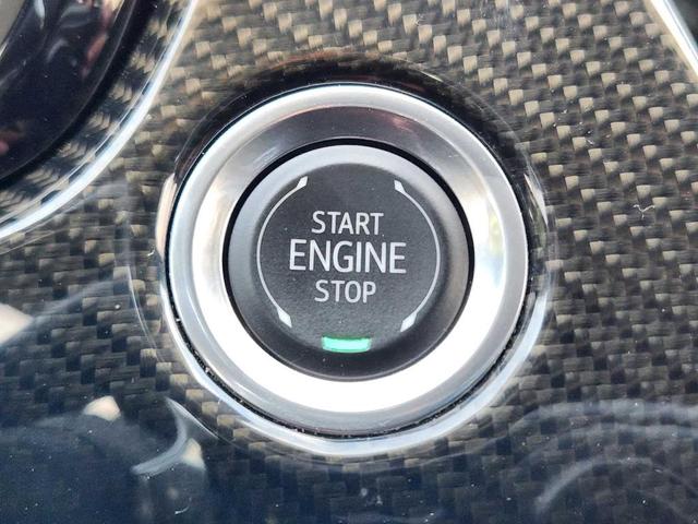 Photo of 2024 Stellar Black Metallic Cadillac XT6