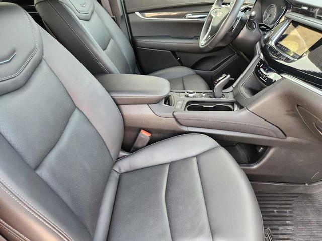 Photo of 2024 Stellar Black Metallic Cadillac XT6