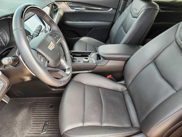 Photo of 2024 Stellar Black Metallic Cadillac XT6