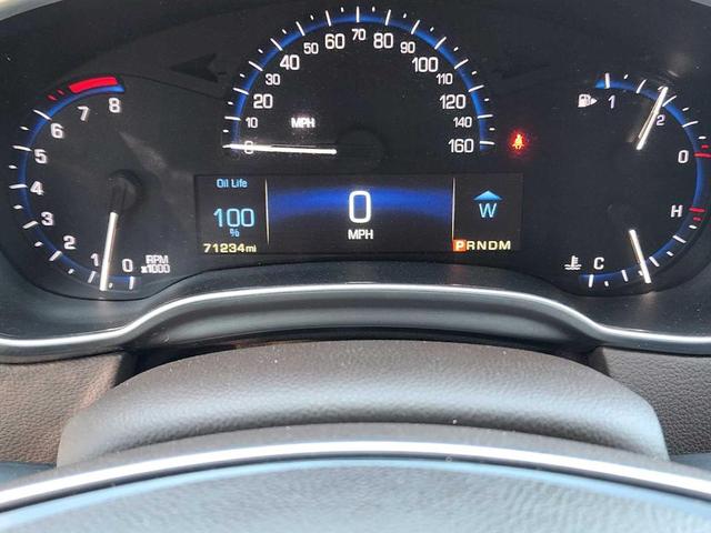 Photo of 2016 Silver Coast Metallic Cadillac SRX