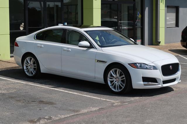 Photo of 2017 Polaris White Jaguar XF