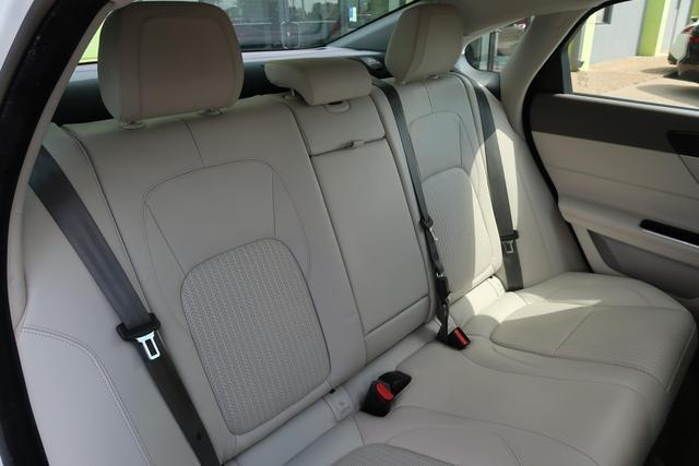 Photo of 2017 Polaris White Jaguar XF