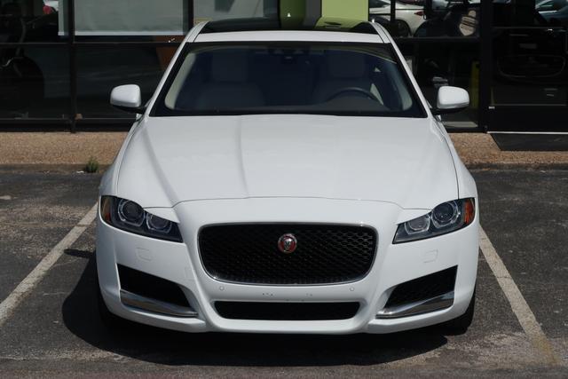 Photo of 2017 Polaris White Jaguar XF