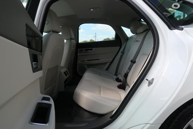 Photo of 2017 Polaris White Jaguar XF