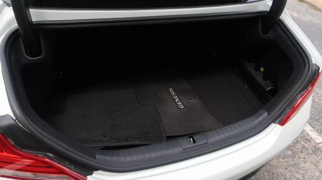 Photo of 2020 White Genesis G70