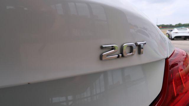 Photo of 2020 White Genesis G70