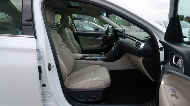 Photo of 2020 White Genesis G70