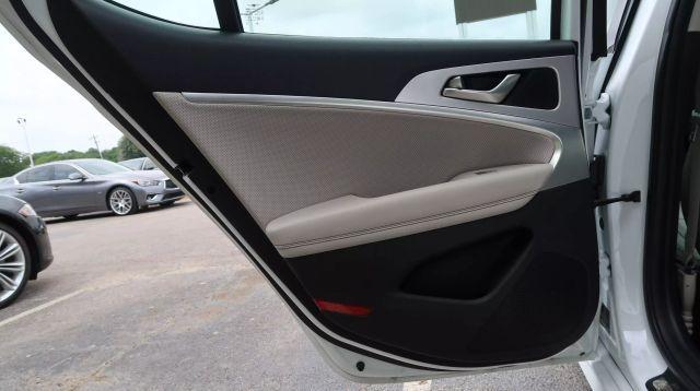 Photo of 2020 White Genesis G70