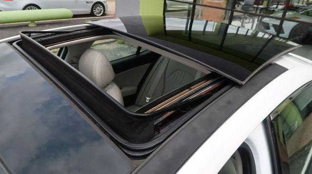 Photo of 2020 White Genesis G70